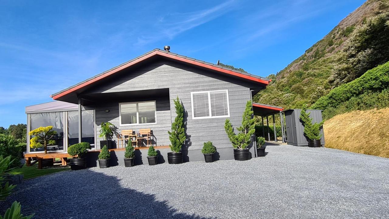 Rocky Ridge Cottage Takaka Exteriör bild