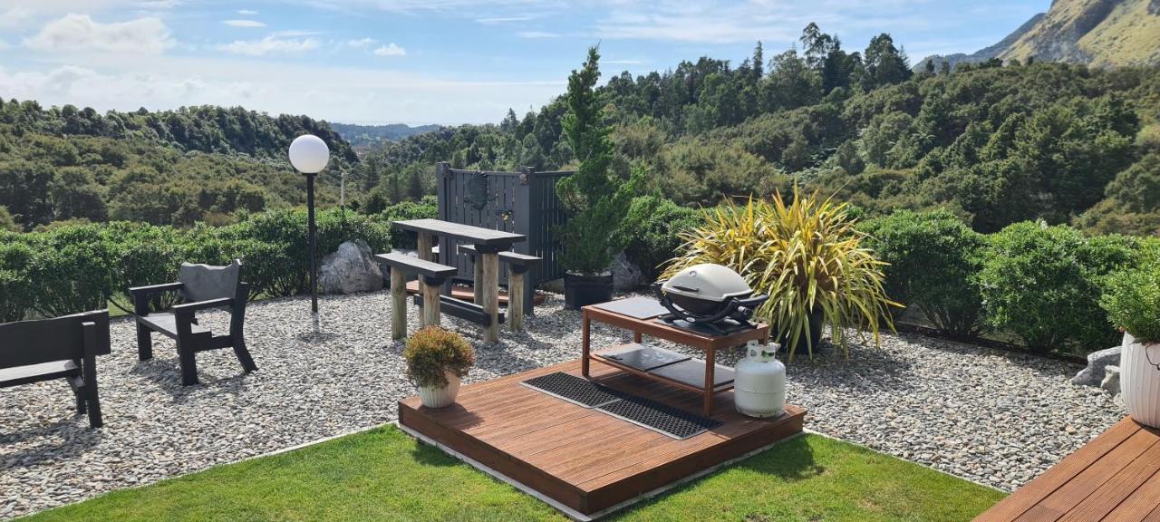 Rocky Ridge Cottage Takaka Exteriör bild
